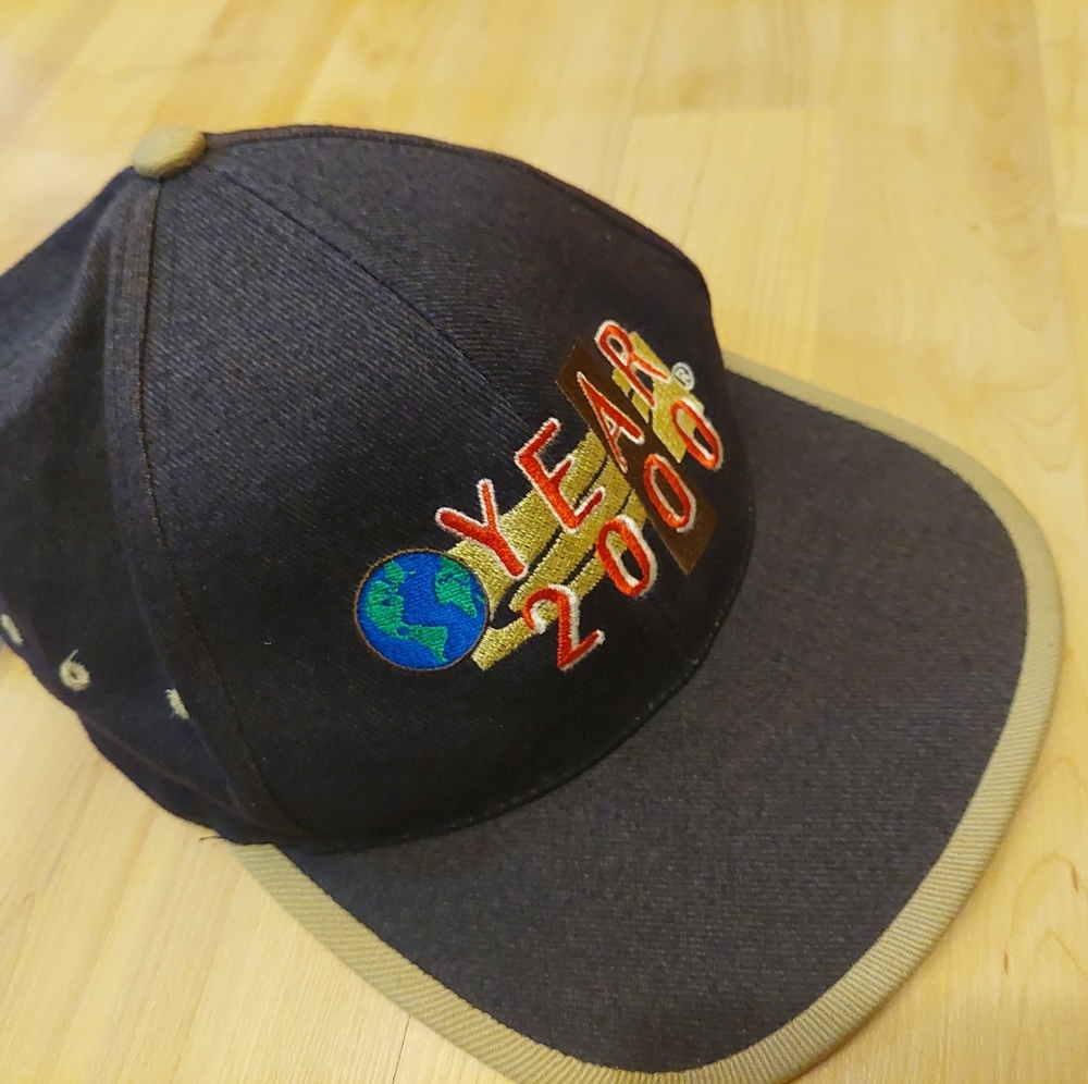 Vintage cap year 2000